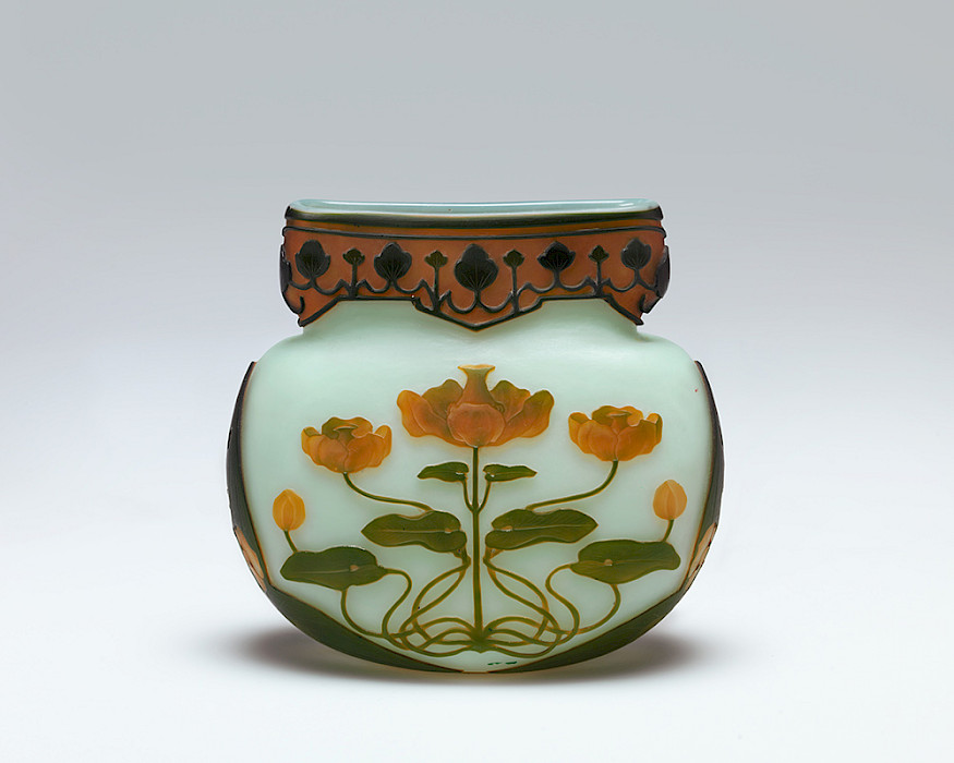 Sèvres Porcelain Manufactory, "Waterlily Vase," 1900, blown and cameo-carved glass, 6 x1/4 x 7 3/8 x 3 7/8 in., On loan from the Chrysler Museum of Art: Gift of Walter P. Chrysler, Jr. 71.6687. Image courtesy of the Chrysler Museum of Art. Photography by Edward Pollard. © Sèvres Porcelain Manufactory.