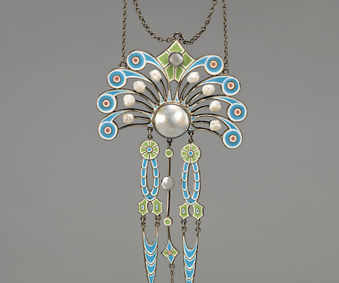 Artist Unknown, "Necklace" (detail), circa 1909, silver, enamel, and freshwater pearls, 13 3.4 in., On loan from the Chrysler Museum of Art: Gift of Walter P. Chrysler, Jr. 78.249. Image courtesy of the Chrysler Museum of Art.