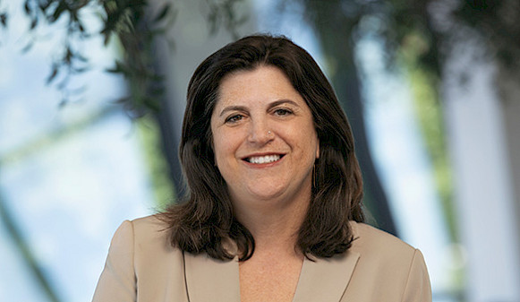 Headshot of Stefanie Kirkland.