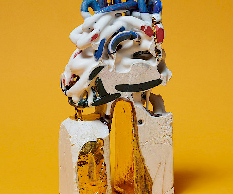 Renata Cassiano Alvarez, Nube Sobre el Cerro, 2022, ceramic and gold, 13 x 8 x 5 in.