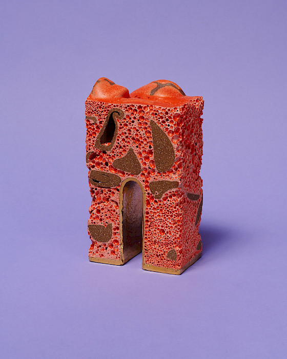 Renata Cassiano Alvarez, Sopa de Medula, 2022, ceramic and gold, 9 x 5 x 3.5 in.