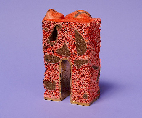 Renata Cassiano Alvarez, Sopa de Medula, 2022, ceramic and gold, 9 x 5 x 3.5 in.